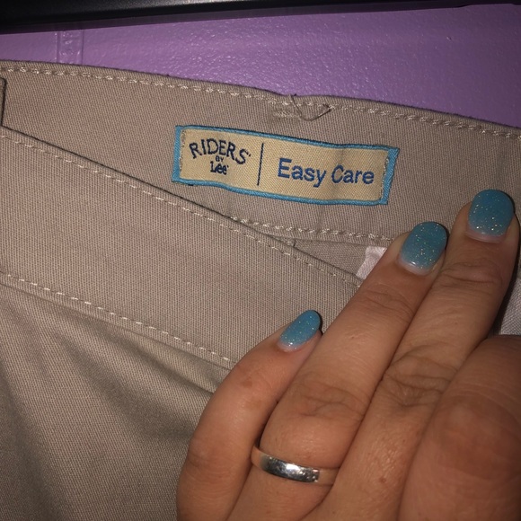 Riders by Lee size 26W khaki pants. Soft material - Picture 3 of 5